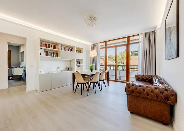 Apartament La Casa Del Tomo - Metro A - Parcheggio Privato - 6 Ospiti