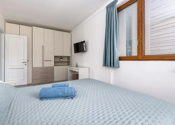 La Casa Del Tomo - Metro A - Parcheggio Privato - 6 Ospiti Apartament