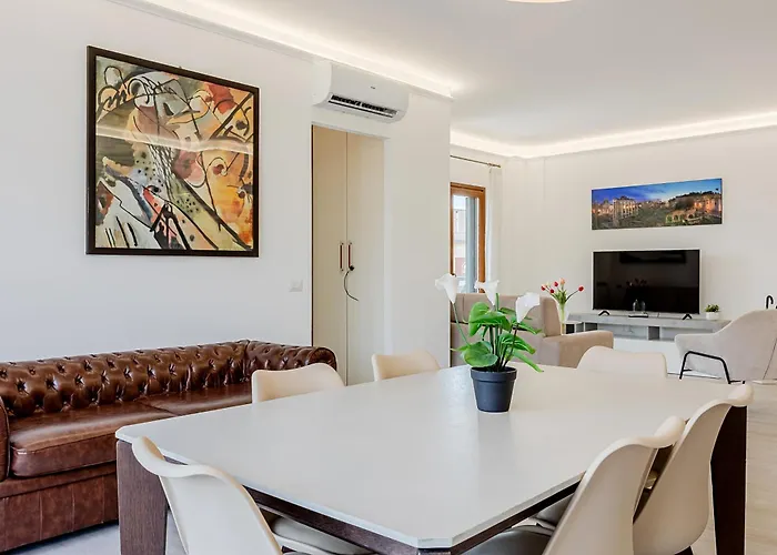 Apartament La Casa Del Tomo - Metro A - Parcheggio Privato - 6 Ospiti